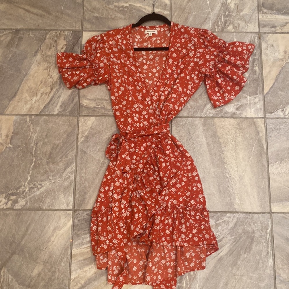 💃🏻 Floral Red Wrap Dress